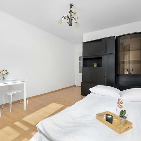 Funkcjonalny Apartament Z Balkonem Krakow Dworska 1B By Heyrent Cracovia